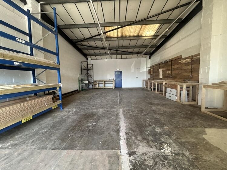 A well-presented industrial unit of approximately 1,122 ft², ideally suited to a variety of light industrial, workshop, or storage uses (subject Photo 5