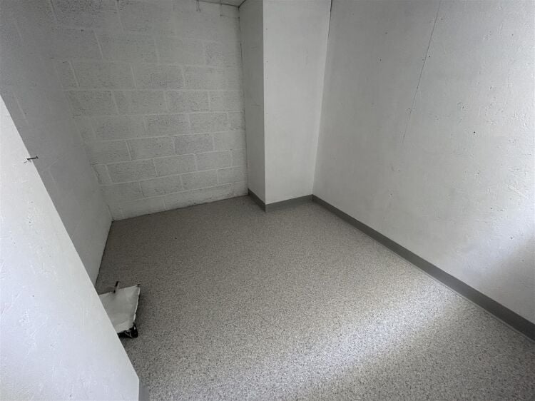Light industrial unit extending to approximately 1,612 sq ft, configured to provide predominantly open plan workshop accommodation complemented by a s Photo 5