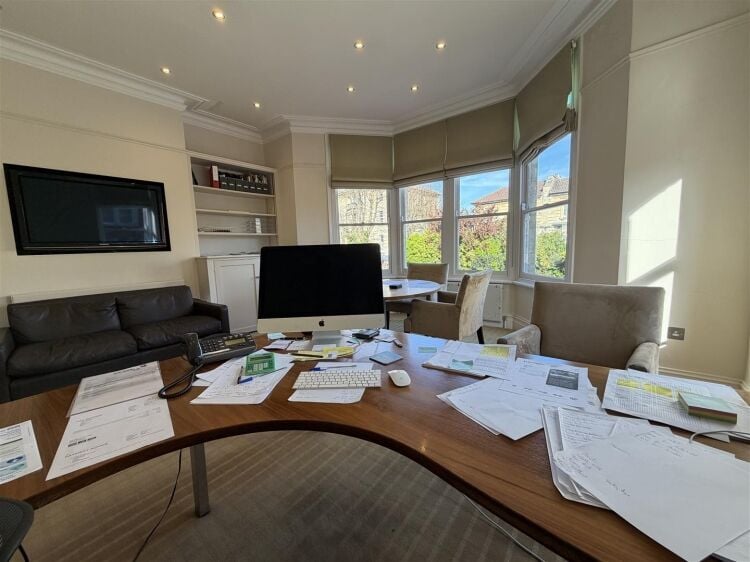 Bright 270 sq ft office space in Bristol with natural light and shared kitchen access Photo 5