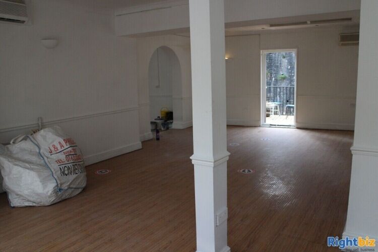 Riverside Bar & Restaurant with Terrace in Porth Town Centre for Public Auction Sale Photo 5