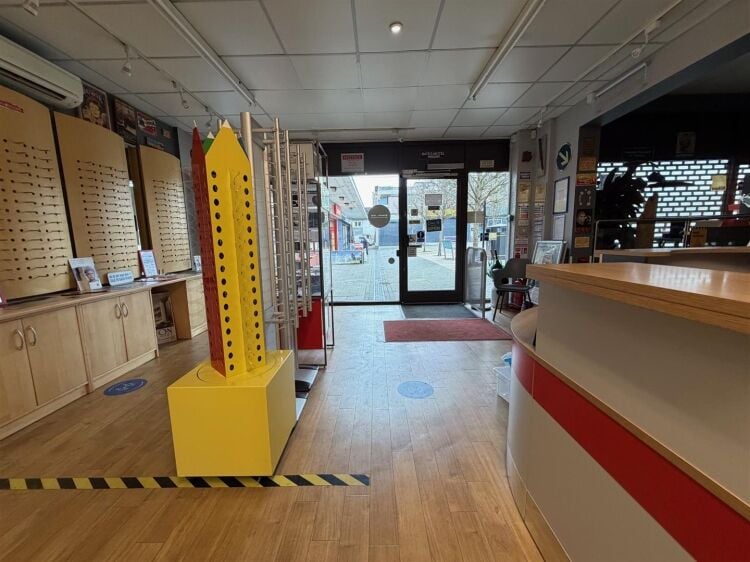 Double Fronted Retail Unit for Sale in Staple Hill, Bristol - 1,638 sq ft Open Plan Space Photo 5