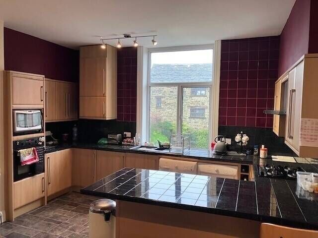 Mixed Property Investment Opportunity in Wakefield West Yorkshire Photo 5