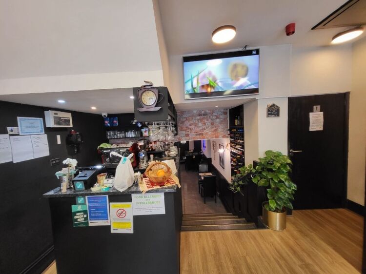 Turnkey Mediterranean Restaurant for Sale in North London with 50 Covers and Fully Fitted Kitchen Photo 5