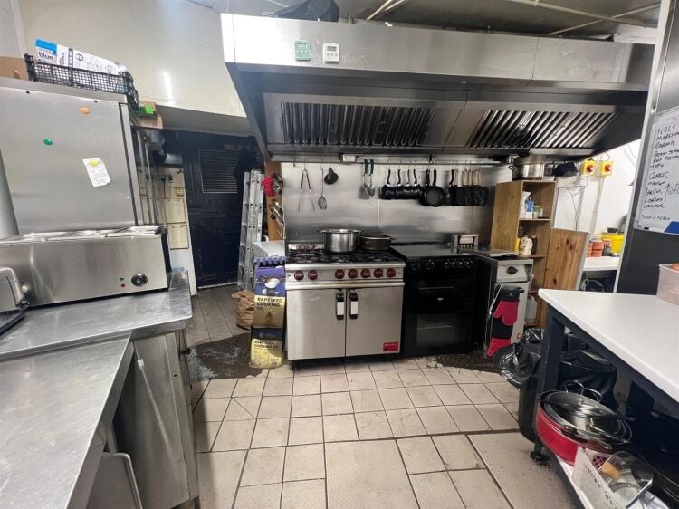 Fully fitted restaurant for lease on Henleaze High Street, Bristol, approximately 900 ft². Photo 5