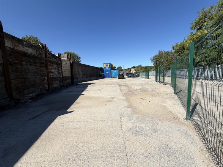 Hardstanding yard spaces for sale in Bristol ranging from 3,868 to 21,065 sq ft Photo 5