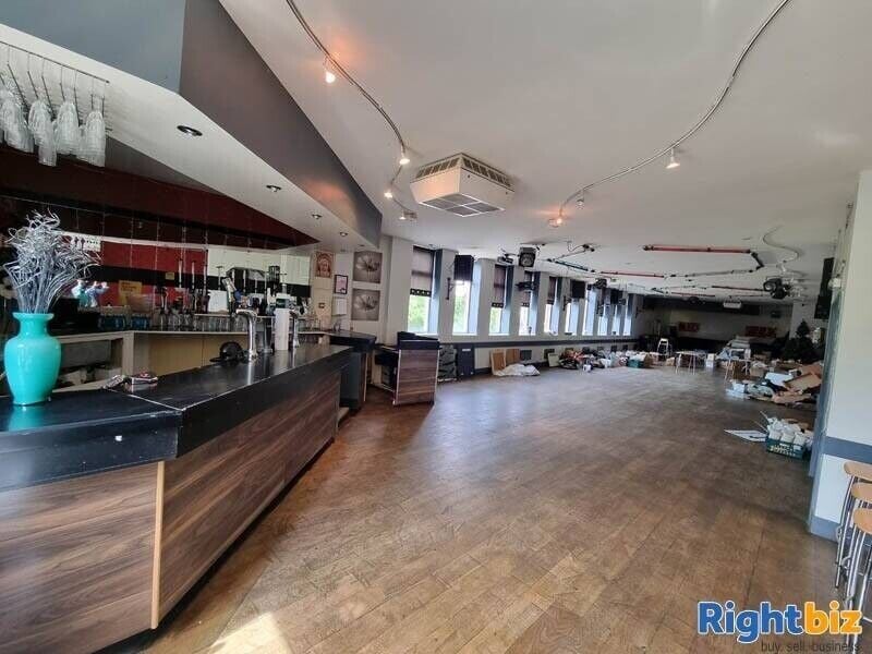 Large Restaurant and Licensed Premises in Cambuslang with Parking, Ideal for Functions or Offices Photo 5