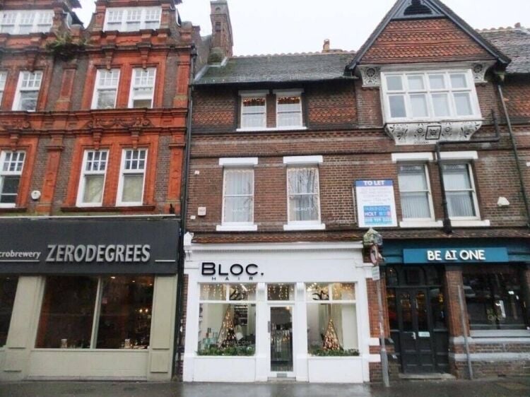 Prime Three-Storey Commercial Property Available in Reading, Berkshire - Reduced Price Photo 5