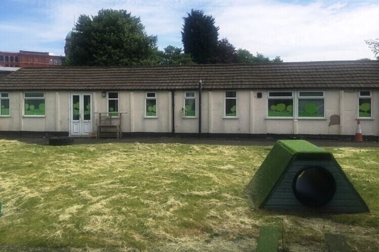 Prime Oldham D1 Property Ready for Development or Nursery Reopening Photo 5