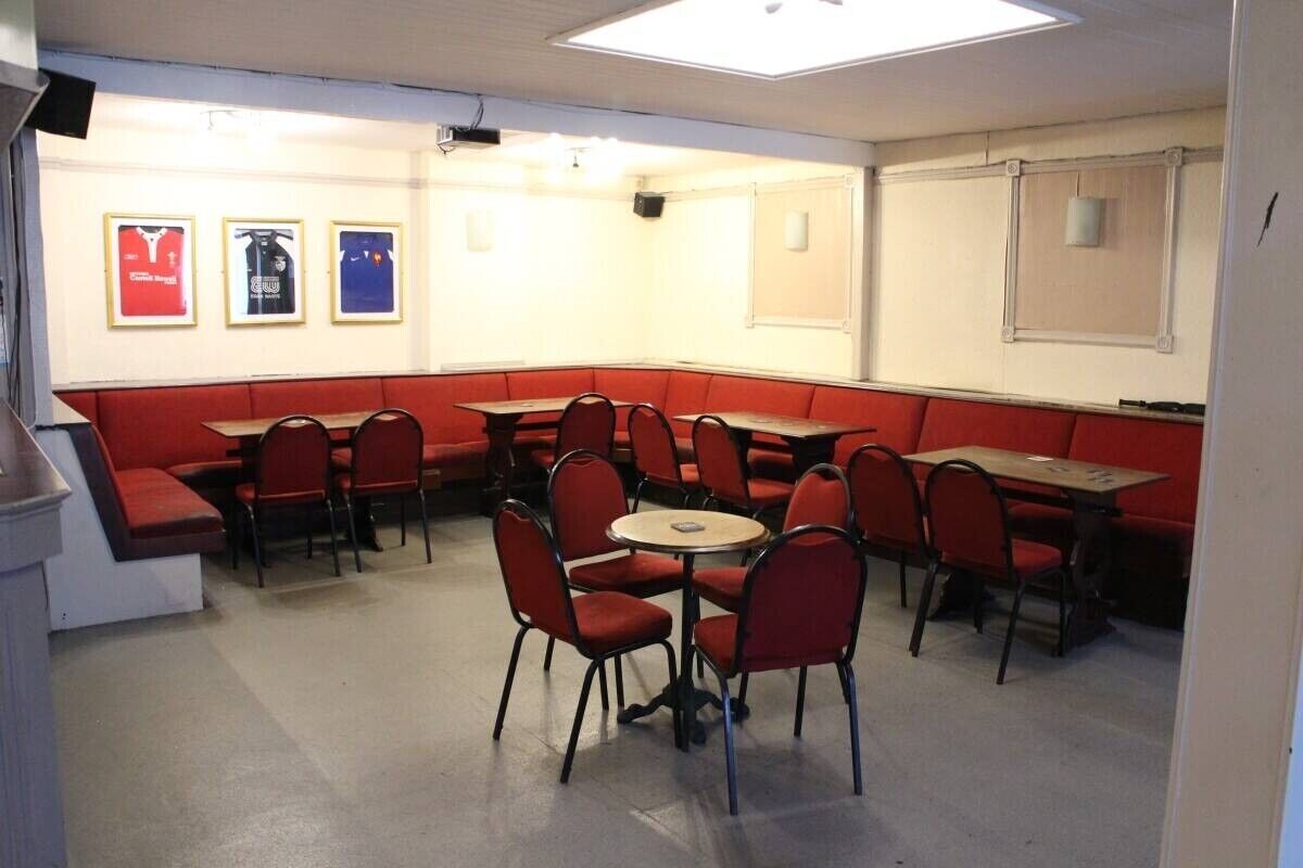 Public House and Busy Function Venue for Sale in Prime Pontypridd Location Photo 5