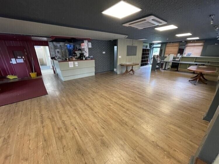 Roadside Cafe/ Restaurant To Let For Sale in Buckfastleigh Photo 5