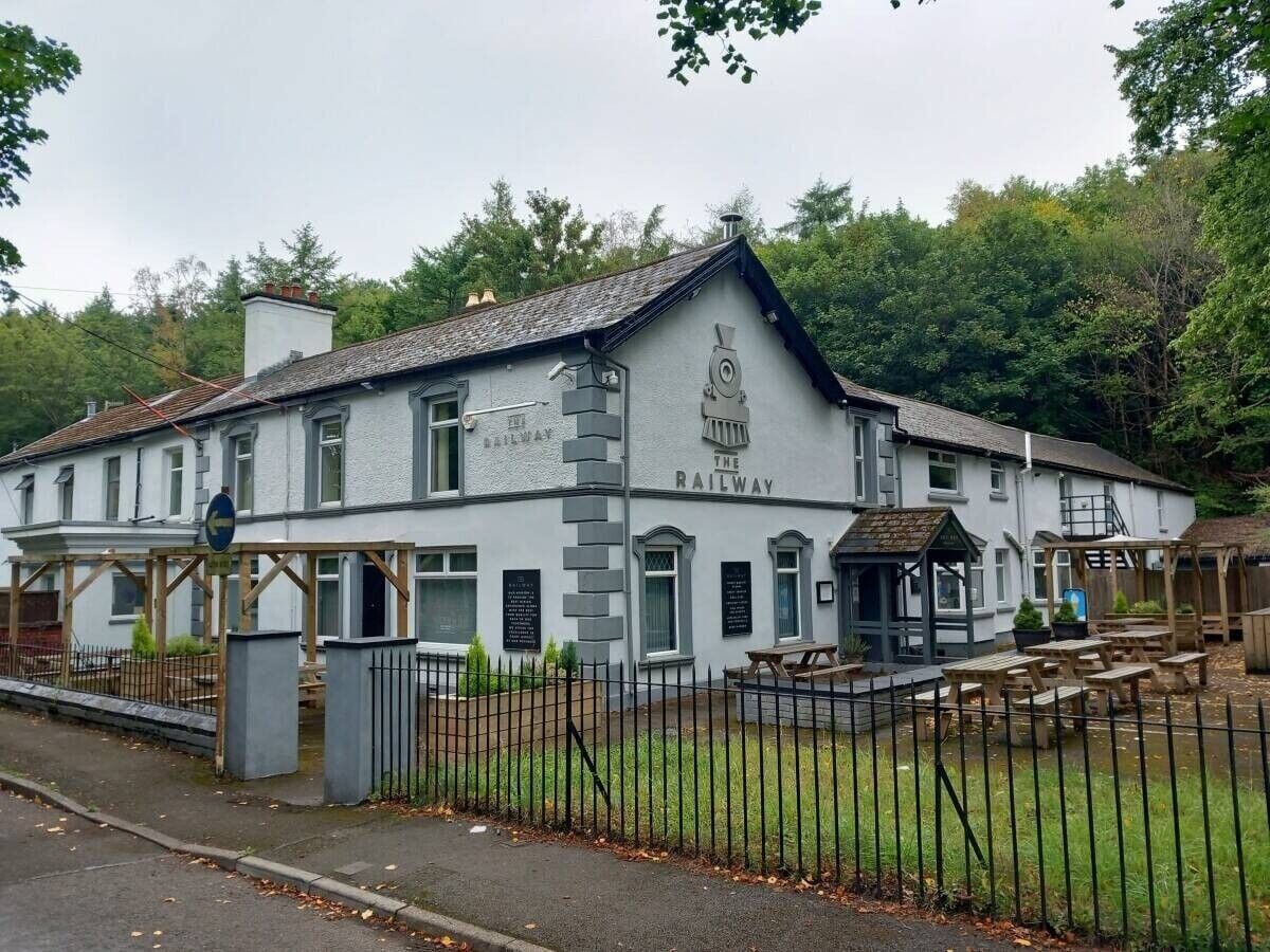 Railway Tavern in DukesTown, Tredegar for Sale - Spacious Public House with Vacant Possession Photo 5