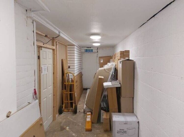 Spacious Retail Unit / Showroom TO LET  in Prime Suburban location ion York Road, Acomb,  York Photo 5