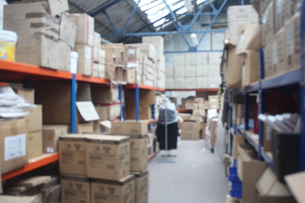 To Let Warehouse / Works with Offices 4500 sq feet in Glossop Photo 5