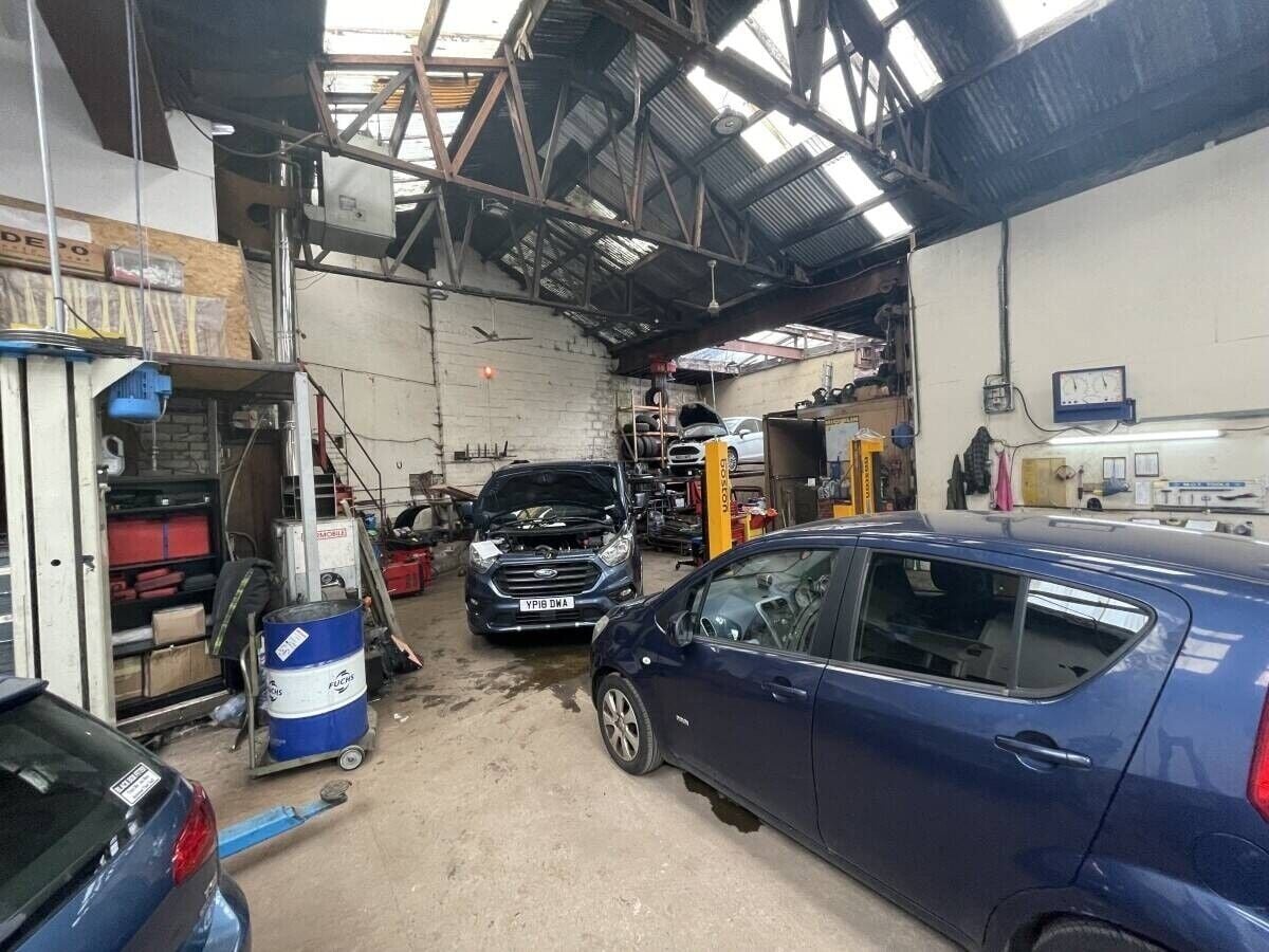 Prime Freehold Investment Opportunity in Accrington, Lancashire Photo 5