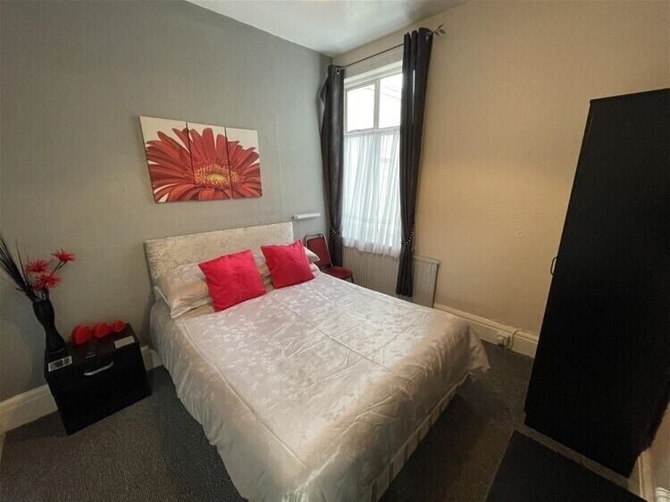 Seafront Coaching Hotel in Paignton Boasting 26 Bedrooms and Panoramic Views now on Sale! Photo 5