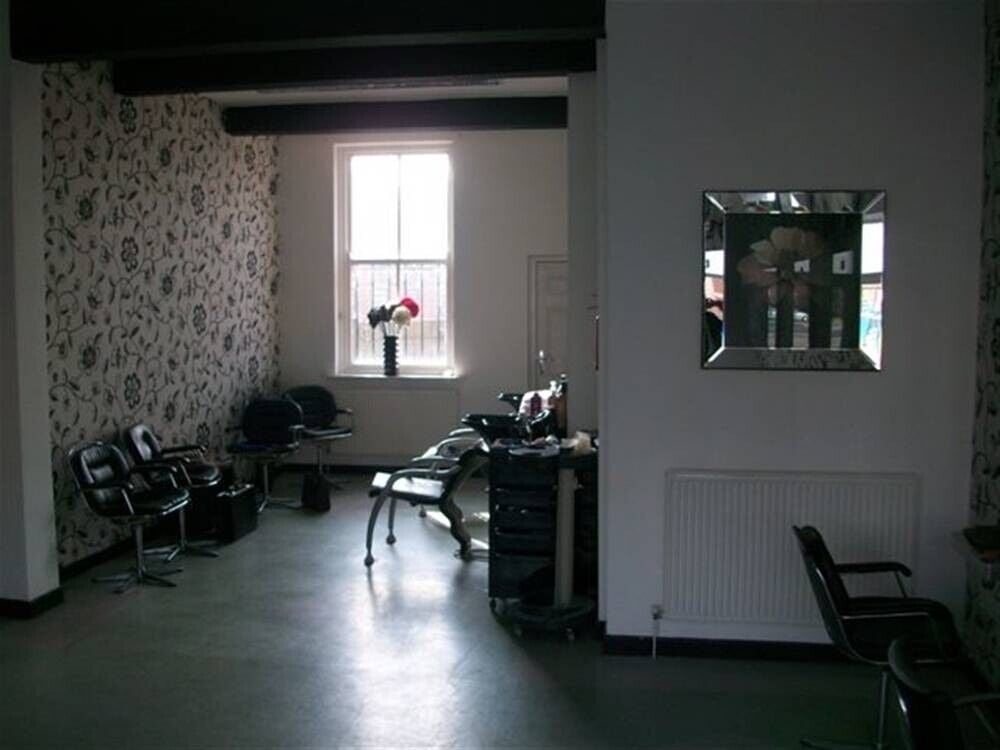 Prime Location Hair Salon Plus Investment Property in Tameside, Manchester Photo 5