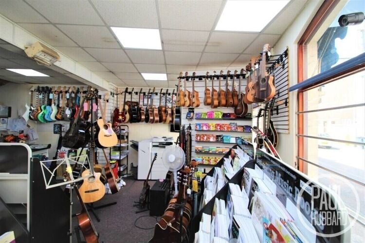 Spacious Two-Storey Commercial Property in Prime Lowestoft Centre Location for Sale Photo 5