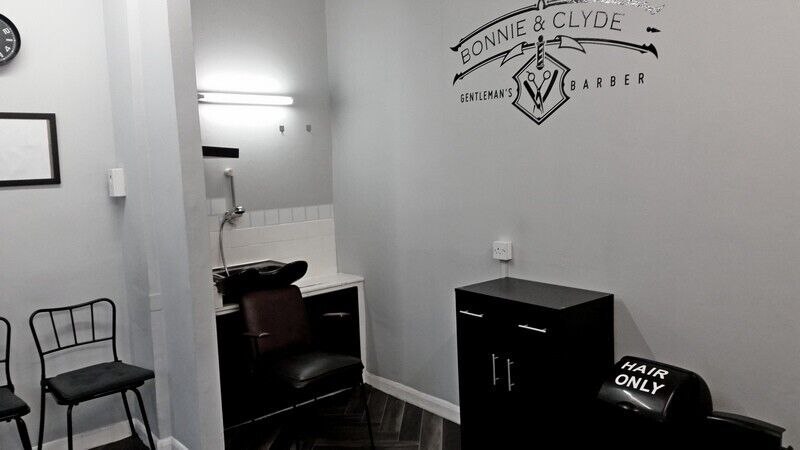 Established Barber Shop for Rent in Cradley Heath, Prime Location, High Turnover, Low Overheads Photo 5