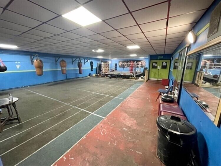 Prime Hull Investment Property with Pub, Music, and Boxing Venues For Sale Photo 5
