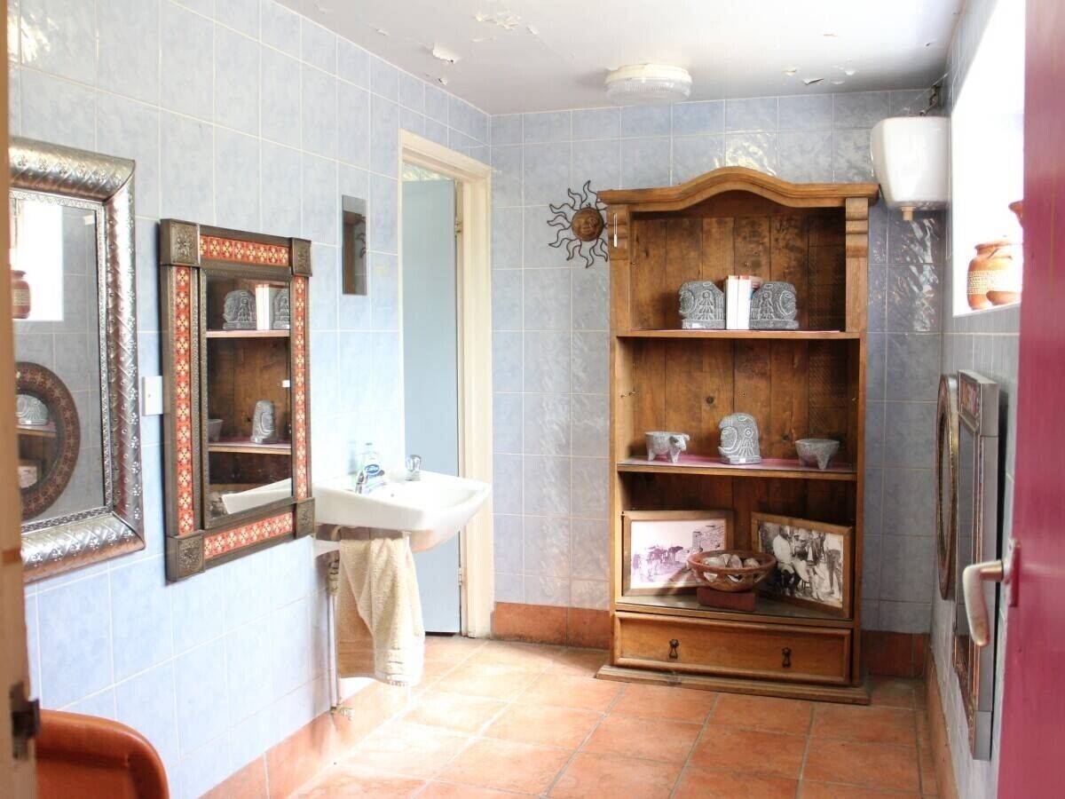 Spacious Former Suffolk Pub with Development Potential, Ideal for Various Uses Photo 6