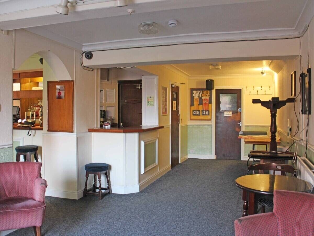 Five-Bedroom Pub in Nottinghamshire, Perfect for Transformation, Close to Newark Centre Photo 6