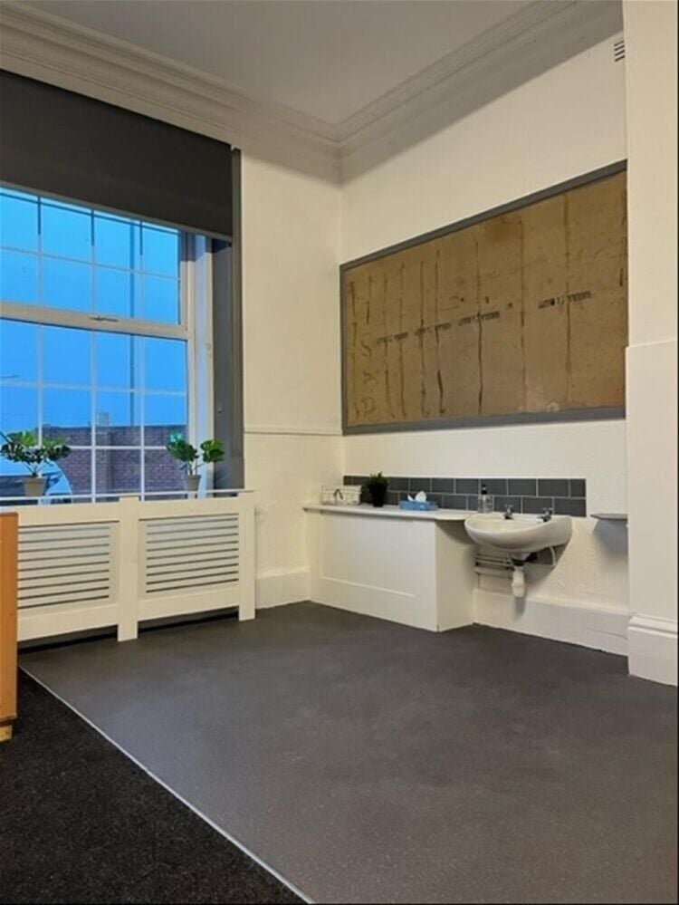 Prime Stoke on Trent Location - Spacious Former Children's Day Nursery for Sale! Photo 6