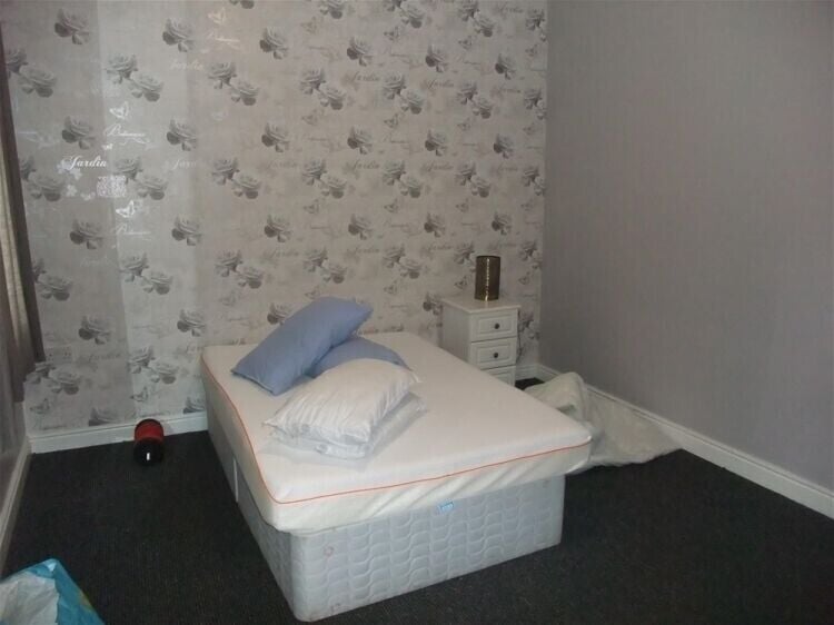 Prime Seaside Commercial Property in Withernsea, Former Cafe, Ideal for Various Uses Photo 6