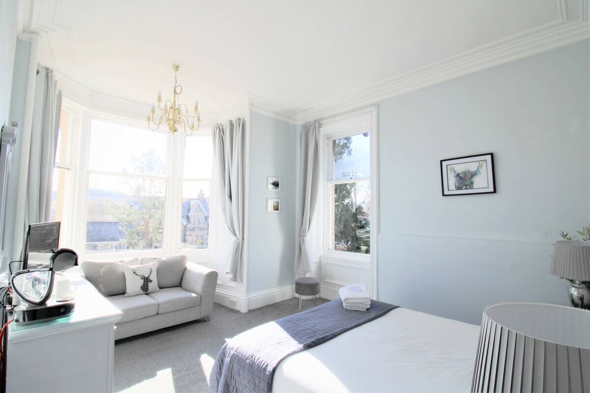 Thriving Nine-Bedroom McInnes House Hotel in Scenic Scottish Highlands Up for Grabs Photo 6