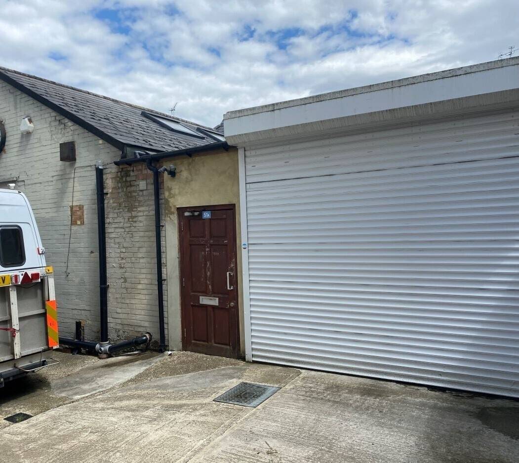 Commercial Premises - B1 Business Use - Reading Berkshire-Business Premises/Office/Storage/Workshop Photo 6