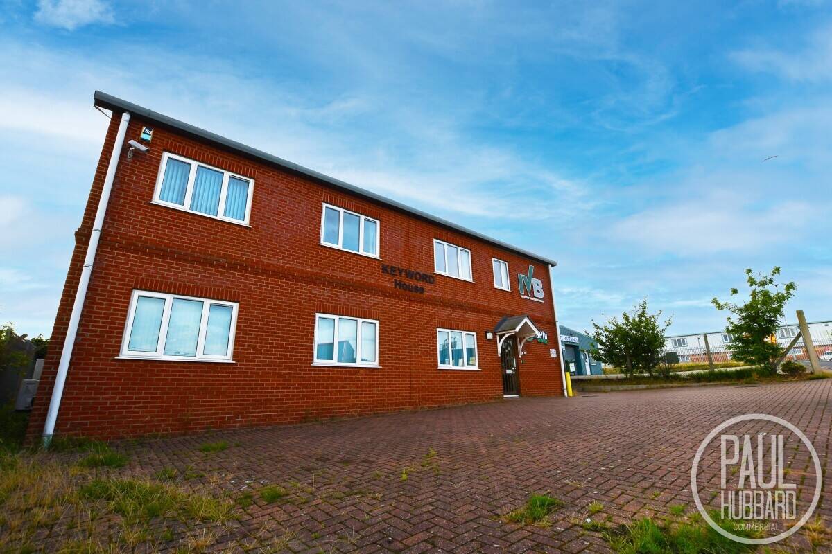 Prime Two-Storey Office Property in Thriving Industrial Estate, Great Yarmouth, Norfolk Photo 6