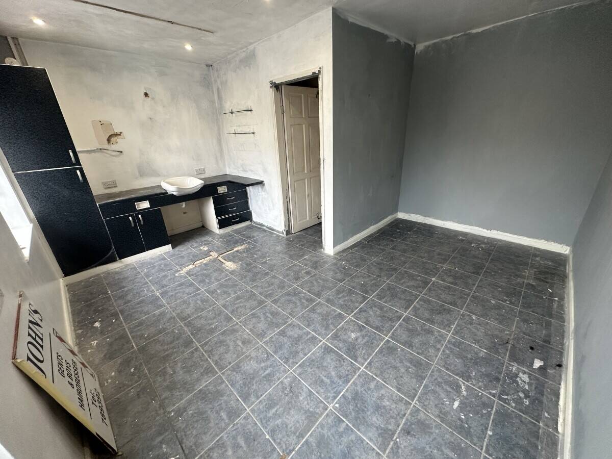 Versatile Retail or Office Unit in Prime Location, 4a Green Lane Acomb, York, Now Available Photo 6