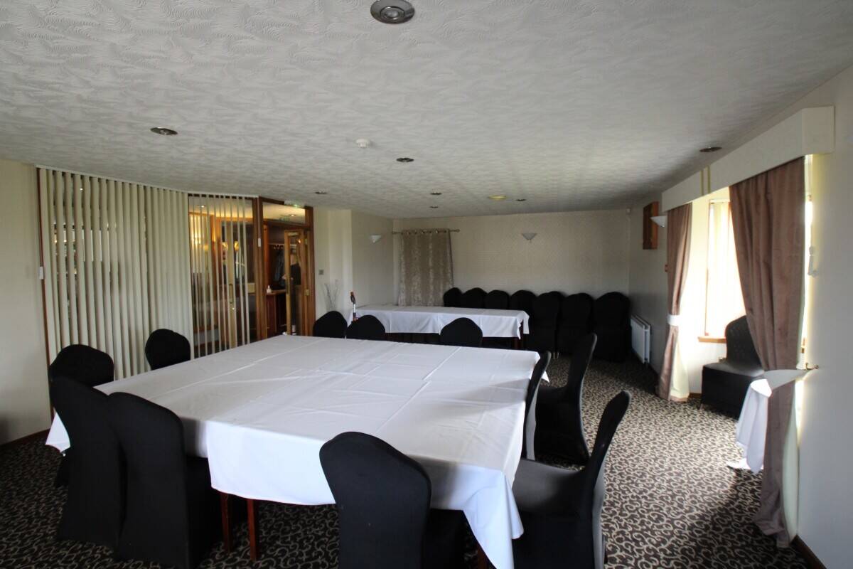 Bar and Restaurant with 8 Letting Rooms Available in Fraserburgh Outskirts Photo 6