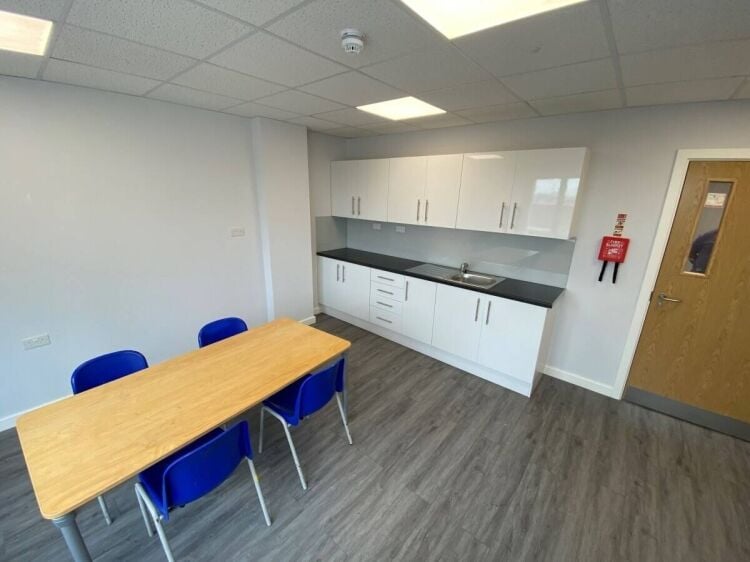 Immediate Occupation: Newly Renovated Luxury Offices on Kingsbury Road, London in Jubilee Centre Photo 6