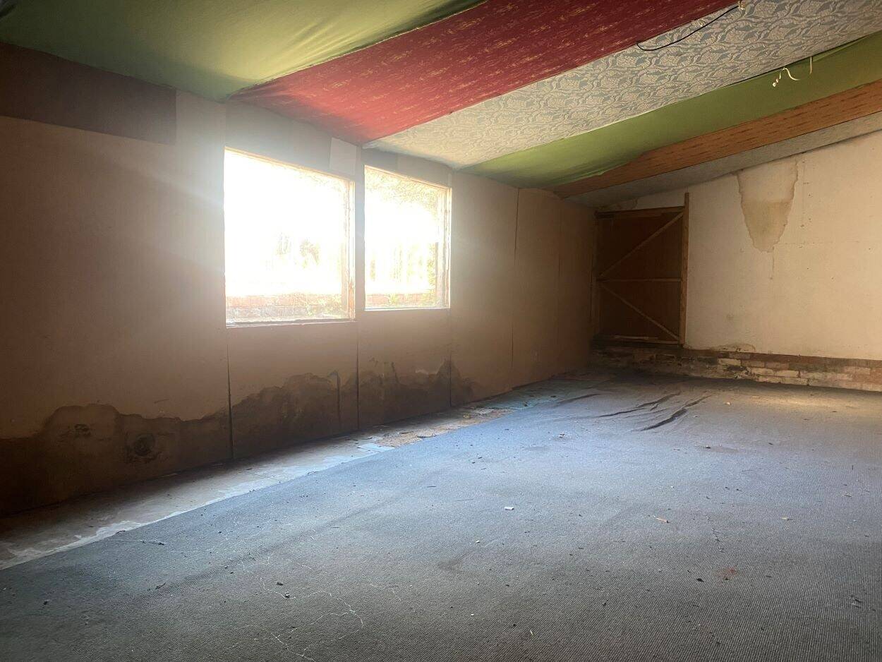 Ground Floor Commercial Space Available in High-Traffic Reading District - Whitley Street Photo 6