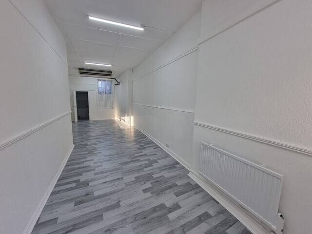 Refurbished Former Barber Shop Available for Lease in Colchester, Essex Photo 6