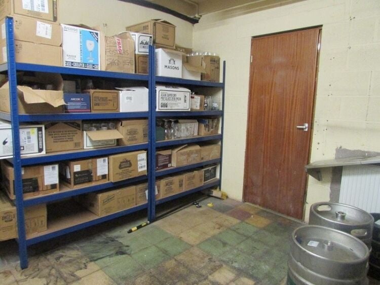 Prime Location, Highly Popular Free of Tie Bar in Bolton Manchester for Sale Photo 6
