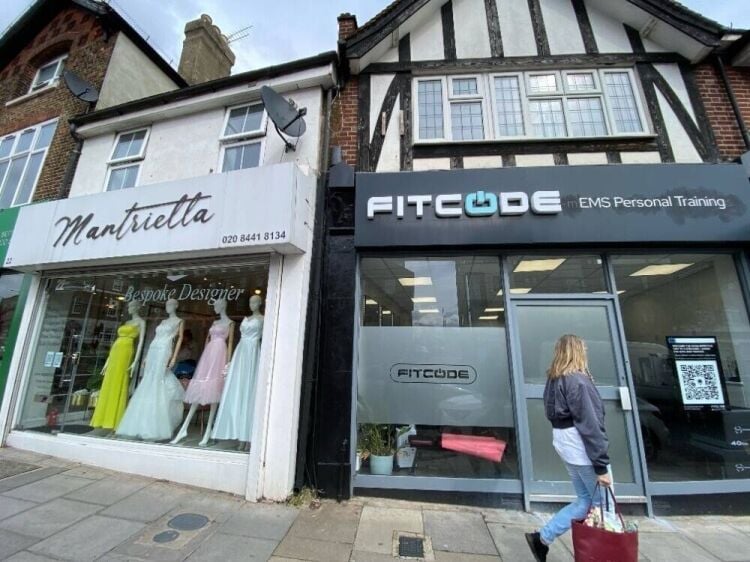 Barnet High Street Freehold Retail Units with Two Leased Flats Above for Sale Photo 6