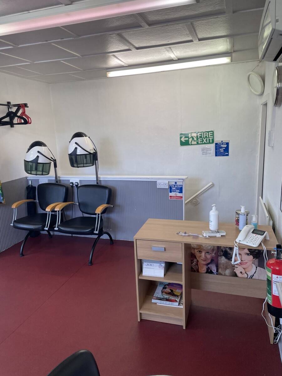 Prime Ex-Hairdressers First Floor Unit Available for Rent in Huddersfield Photo 6