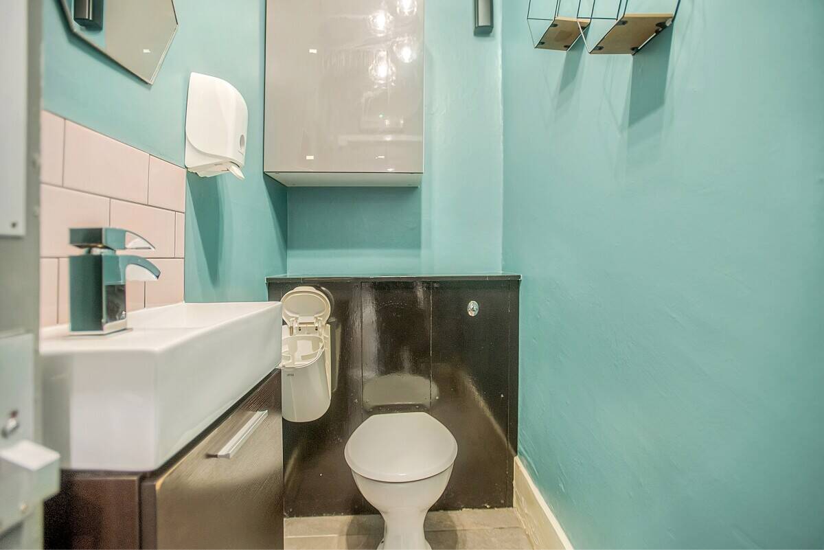 Prime Freehold Commercial Property in Historic Milnthorpe Centre Photo 6
