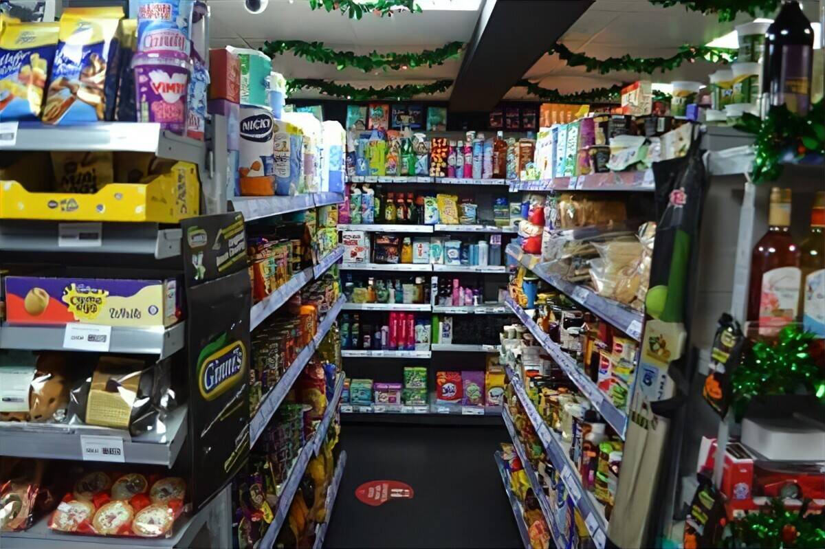 Prime Freehold Convenience Store and Offlicence with Accommodation in Wolverhampton Photo 6