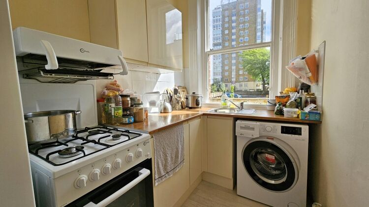 Prime Letting Investment Property Near Clifftop in Bournemouth, Ideal for Airbnb Photo 6