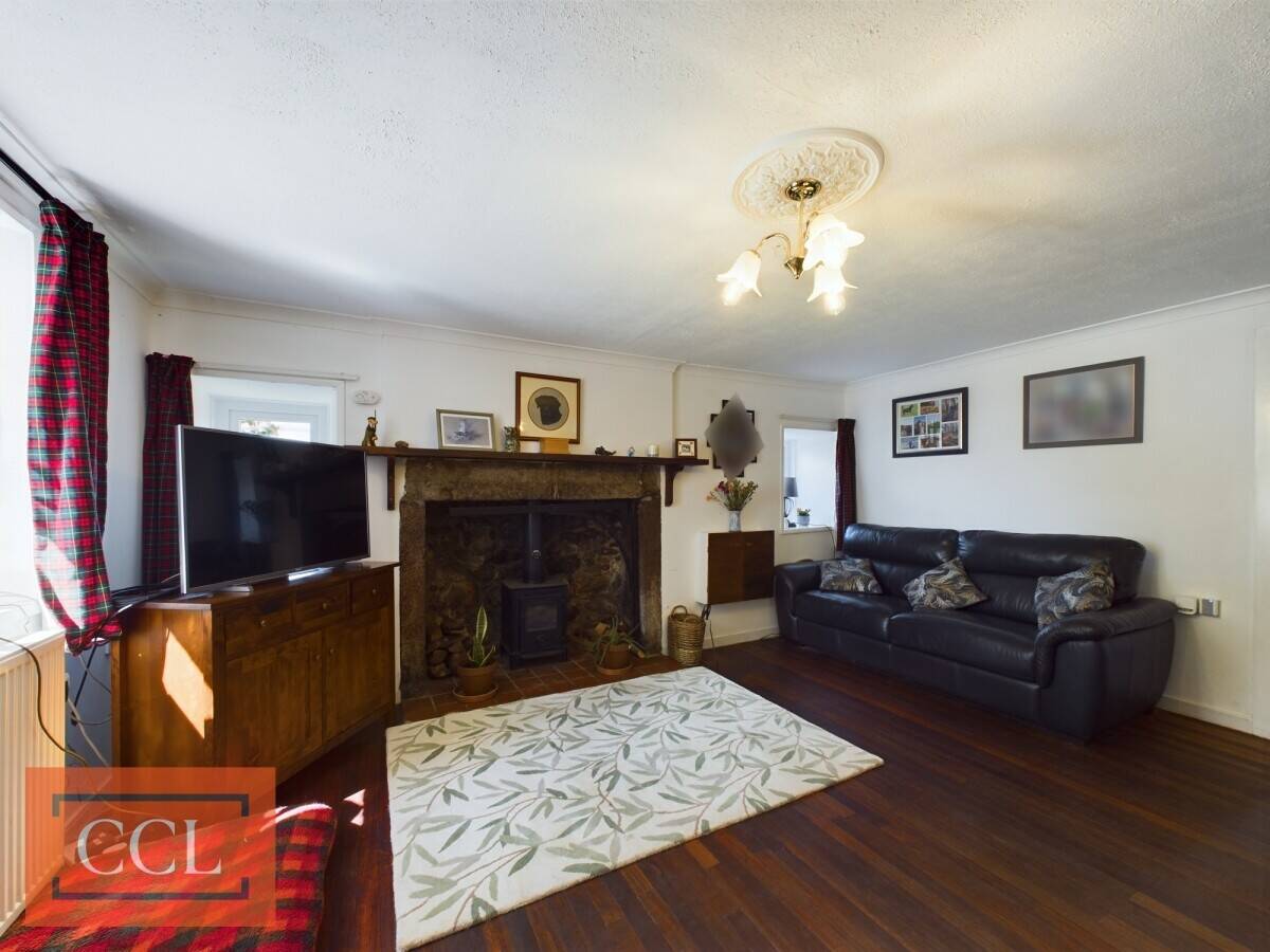 Charming 3-Bedroom Granite House with Advanced Kennel Facility in Lumphanan Aberdeenshire Photo 6