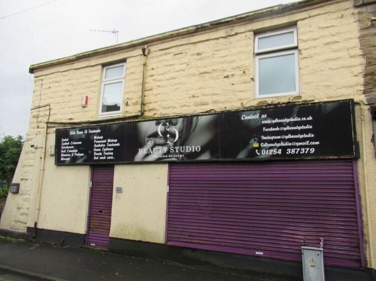 Main Road Shop To Let in Accrington Photo 6