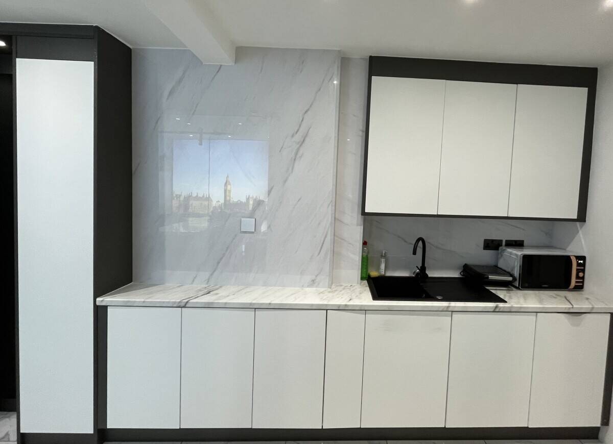 Prime Ground Floor Office Space for Rent in Finsbury Park, London Photo 6