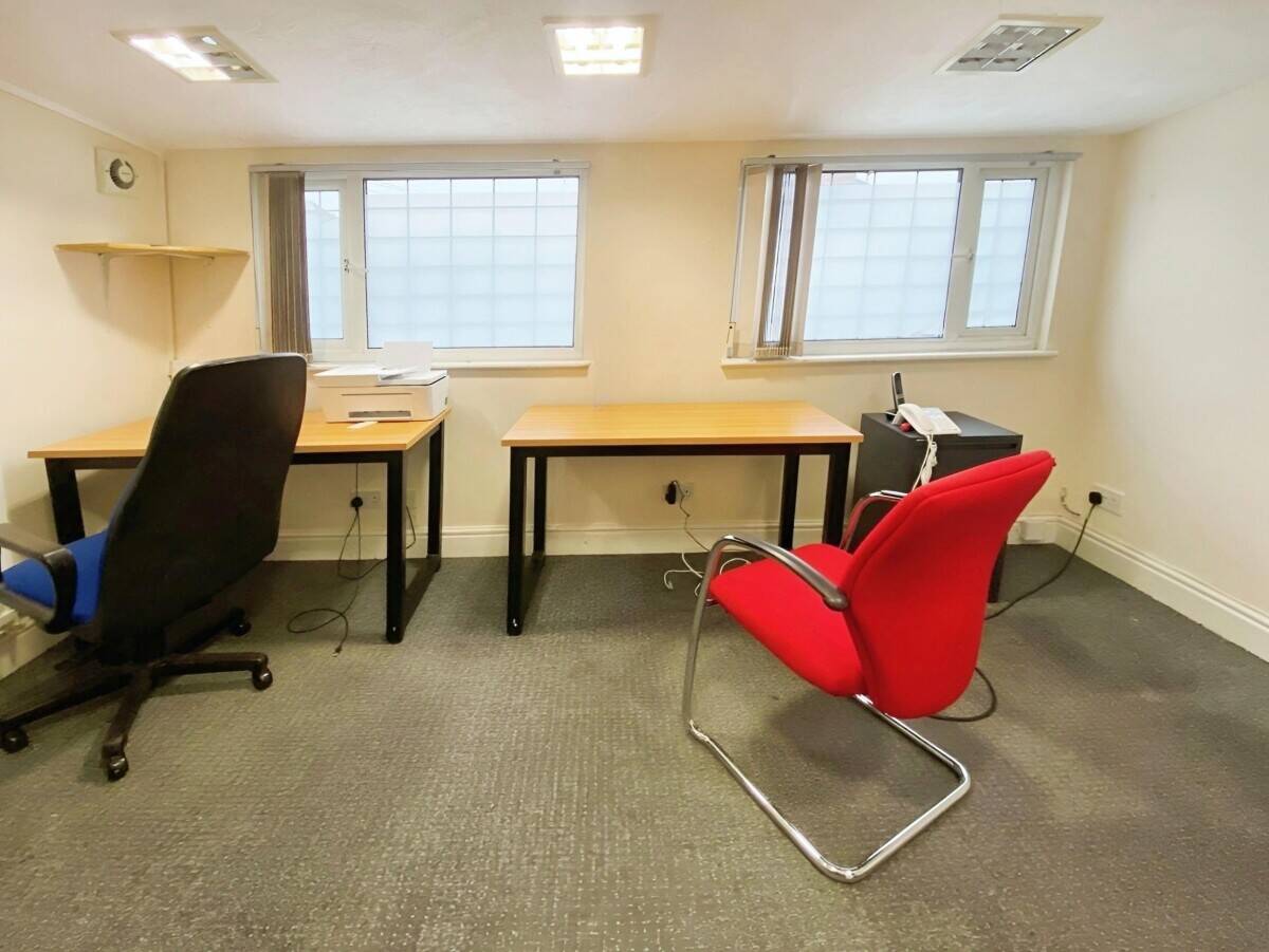 Prime Office Space for Lease on Wokingham Road, Reading - Immediate Availability Photo 6