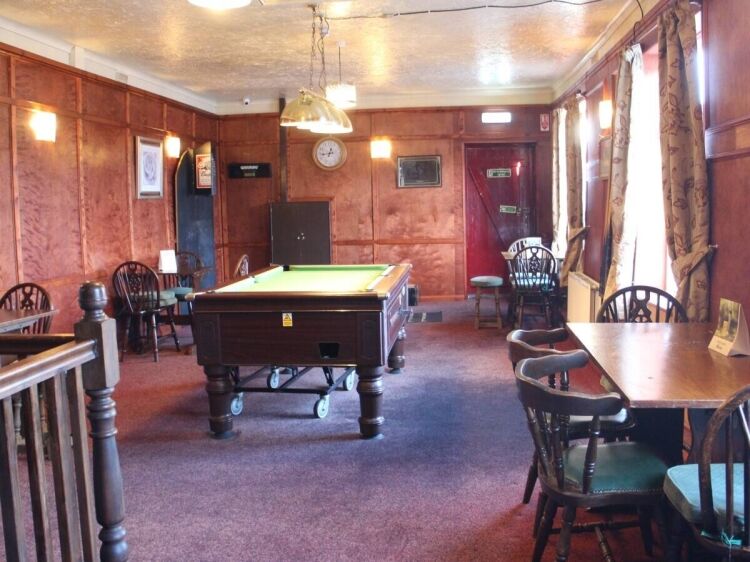 Prime 3-Bedroom Public House with Parking in South Lincolnshire Village for Sale Photo 6