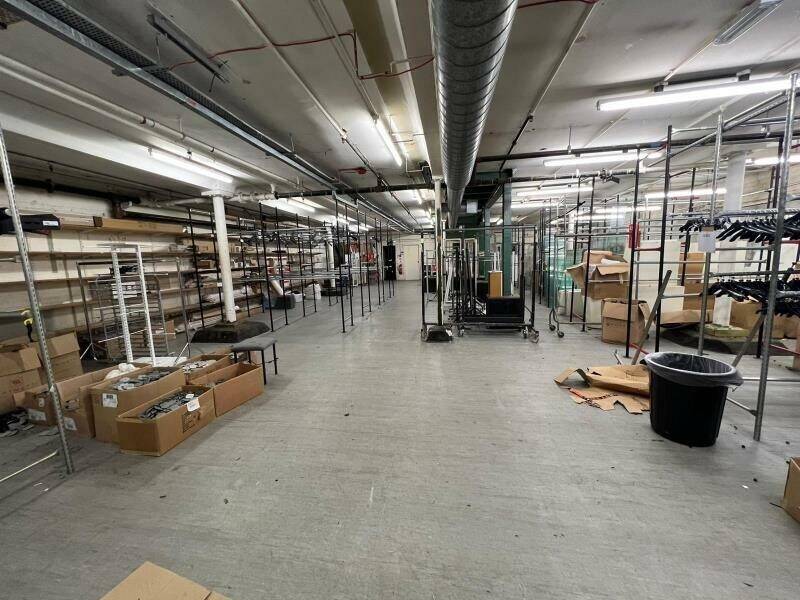Grade II Listed Commercial Property with Ground Floor and Basement Space in Southend on Sea Essex Photo 6