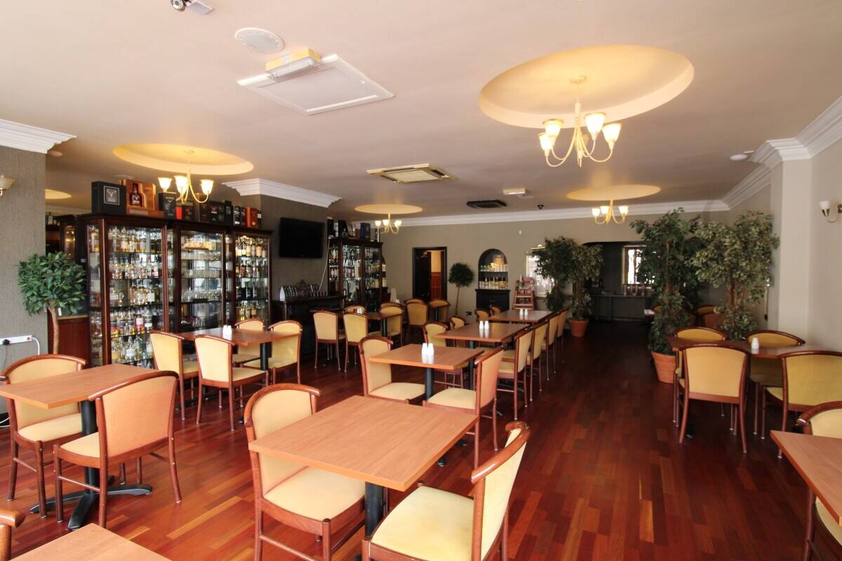 Prime Location Villa Hotel in Hamilton South Lanarkshire - An Opportunity Not To Be Missed Photo 6
