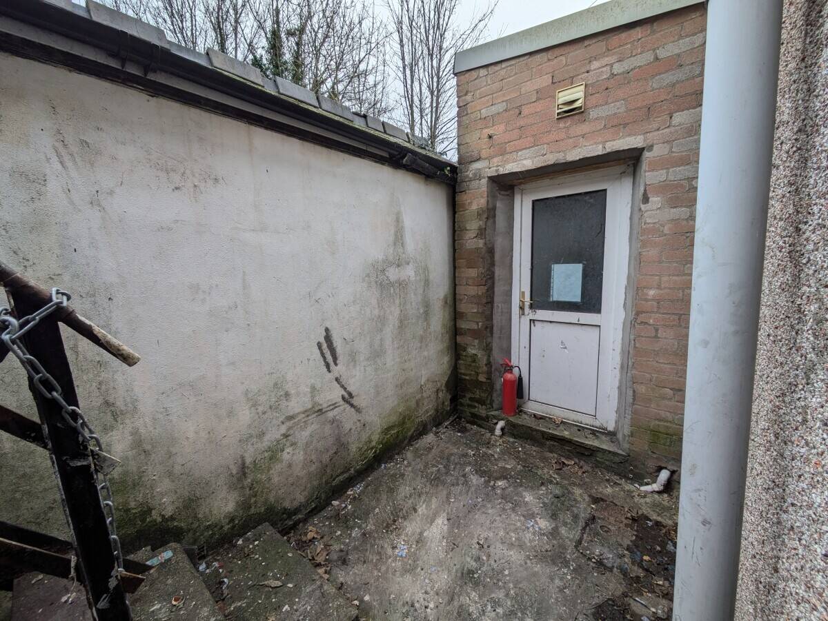 A3 licensed commercial property in Central Cardiff location - No premium Photo 6