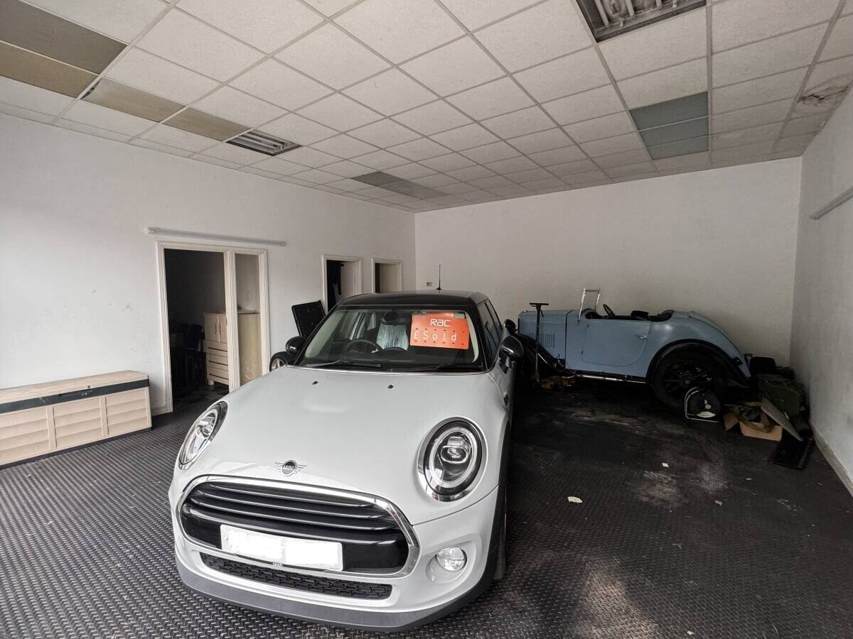 Vacant Mixed-Use Property with Showroom, Office, Flat, and Parking in Wolstanton, Staffordshire Photo 6